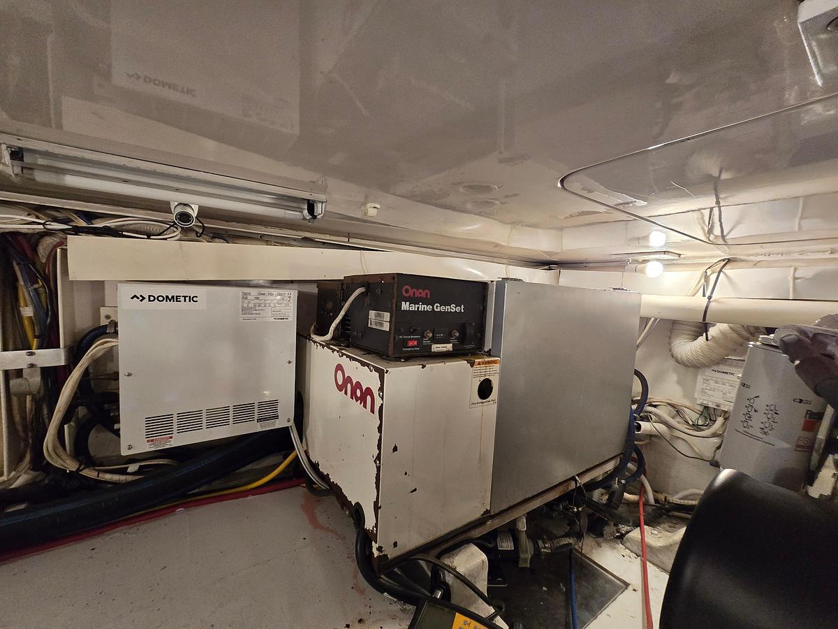 Used 2000 Post 47 Convertible Post Yachts | 47ft