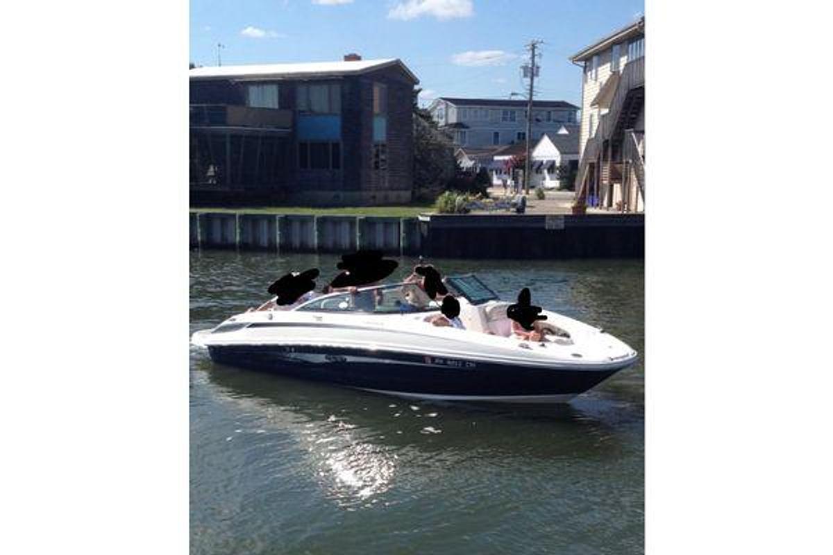 Used 2012 Sea Ray 240 Sundeck | 24ft