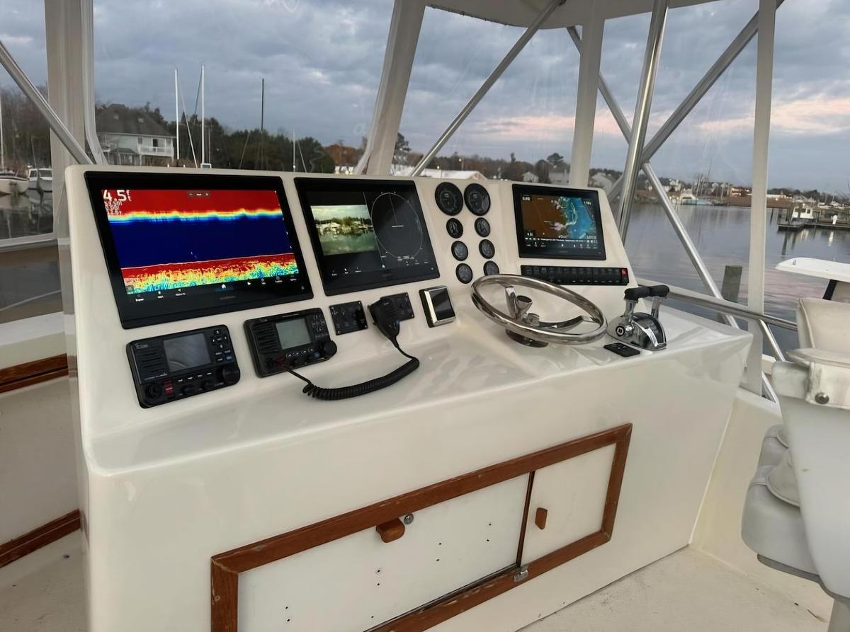 Used 1983 Blackfin 32 Flybridge | 32ft