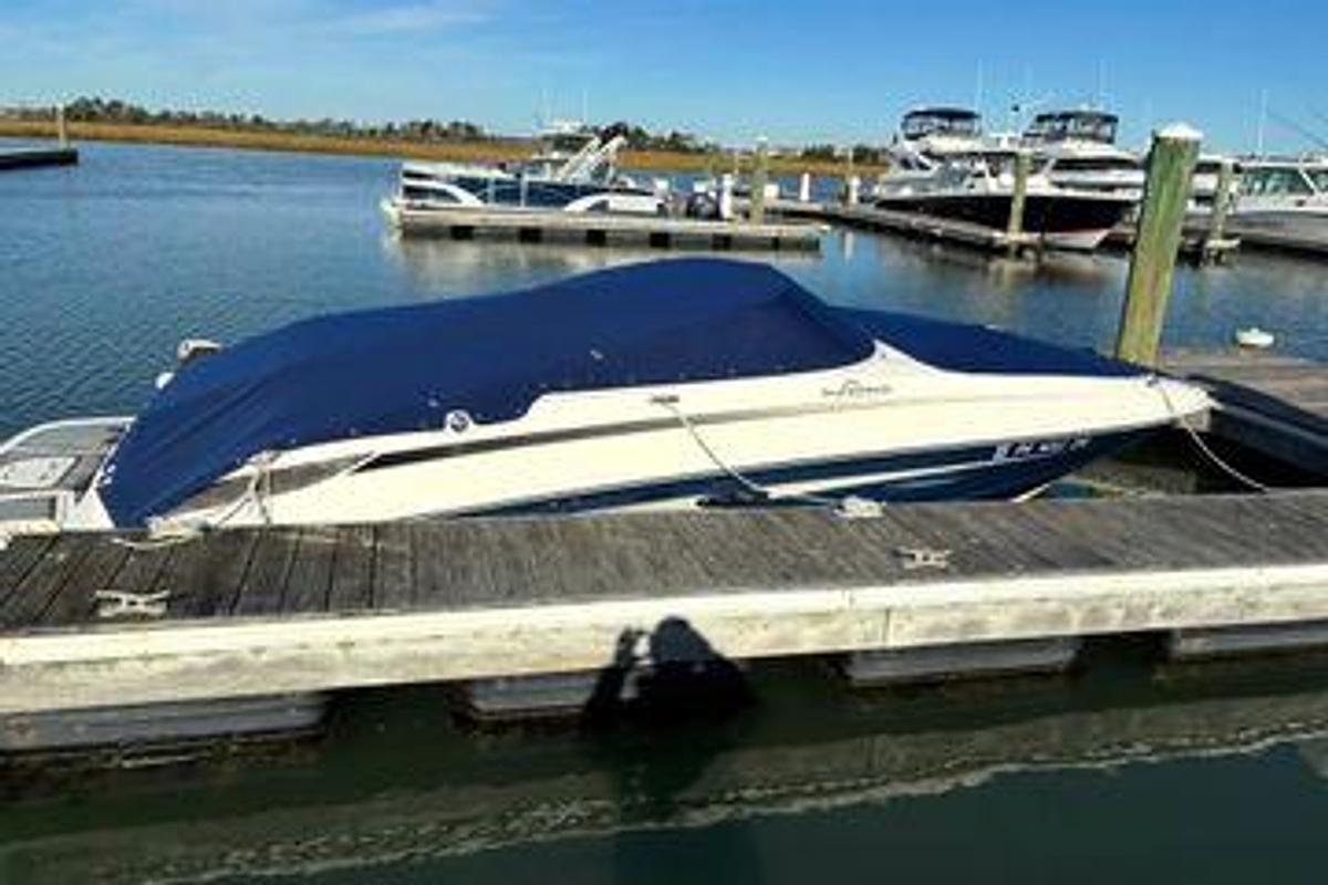 Used 2012 Sea Ray 240 Sundeck | 24ft