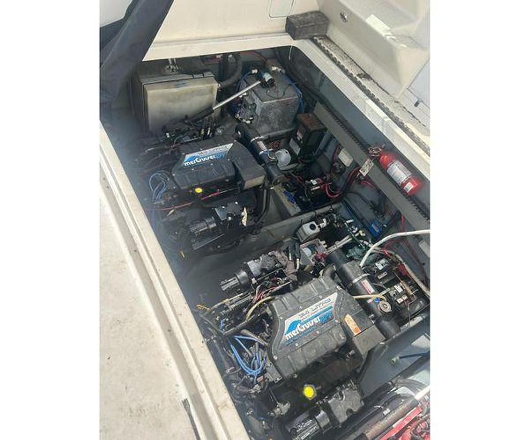 Used 1997 33' Sea Ray 330 Express Cruiser