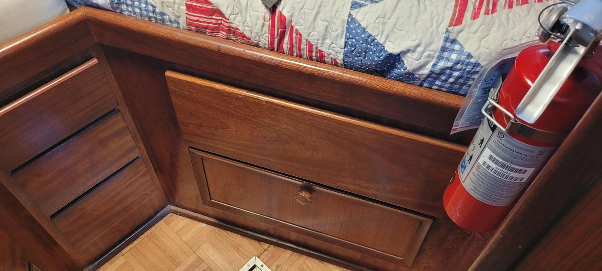 Used 1976 Hatteras 38 DC | 38ft