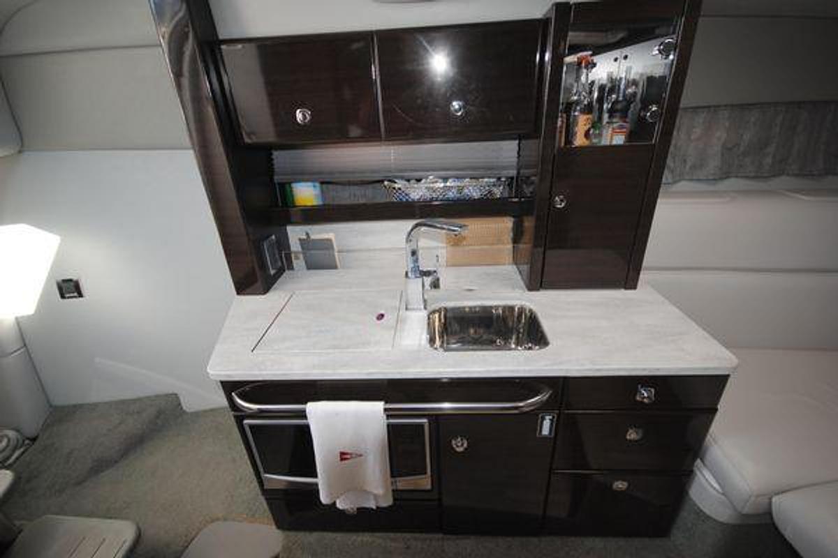 Used 2017 Formula 370 Super Sport } 37ft