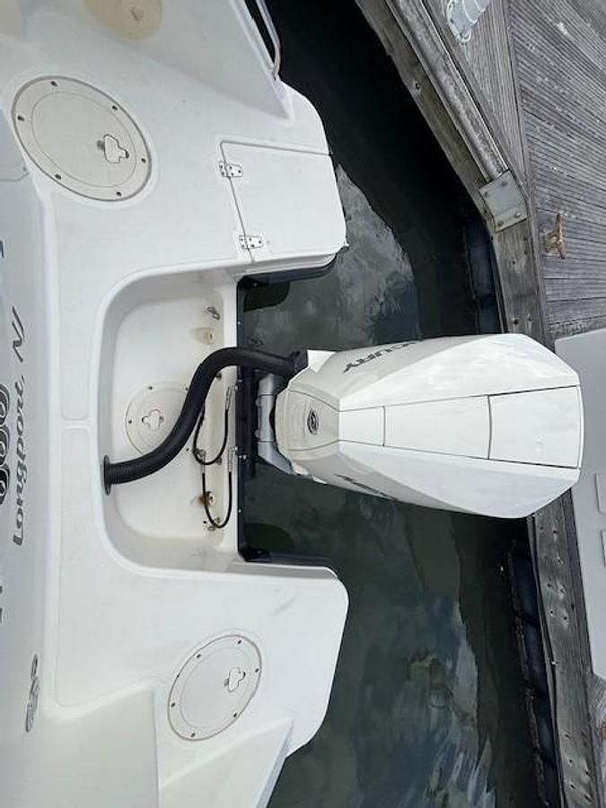 Used 2022 Boston Whaler 240 Vantage | 24ft