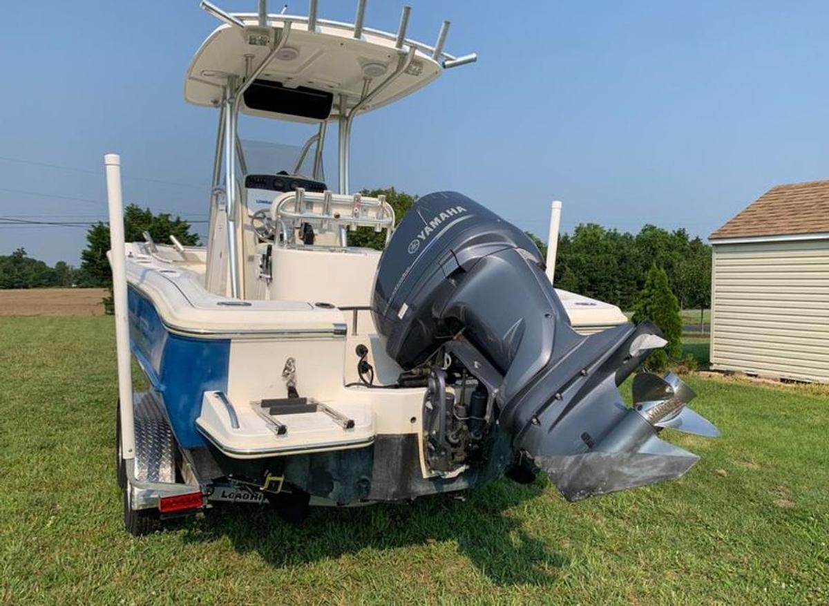 Used 2013 Pioneer 222 Sportfish | 22ft