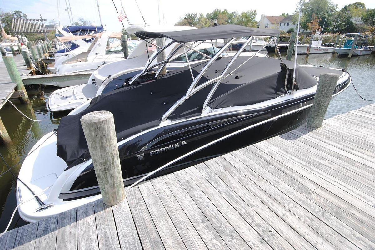 Used 2015 Formula 310 Bowrider | 31ft