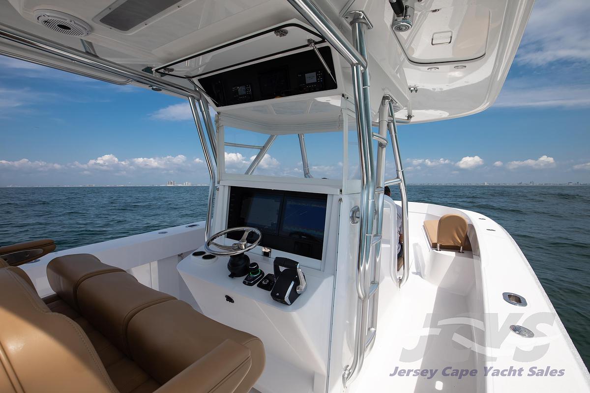 2025 Bahama 37 Super Center Console - 37ft - In Stock