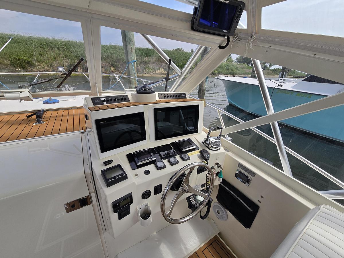Used 2005 35' Carolina Classic Express | 35ft