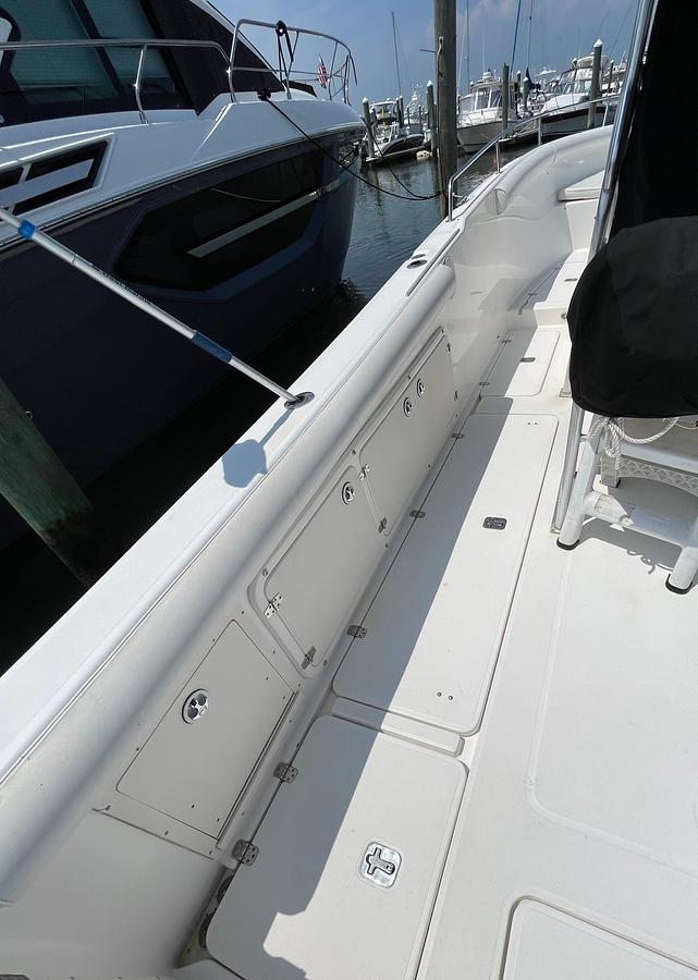 Used 2004 Century 3200 Center Console | 32ft