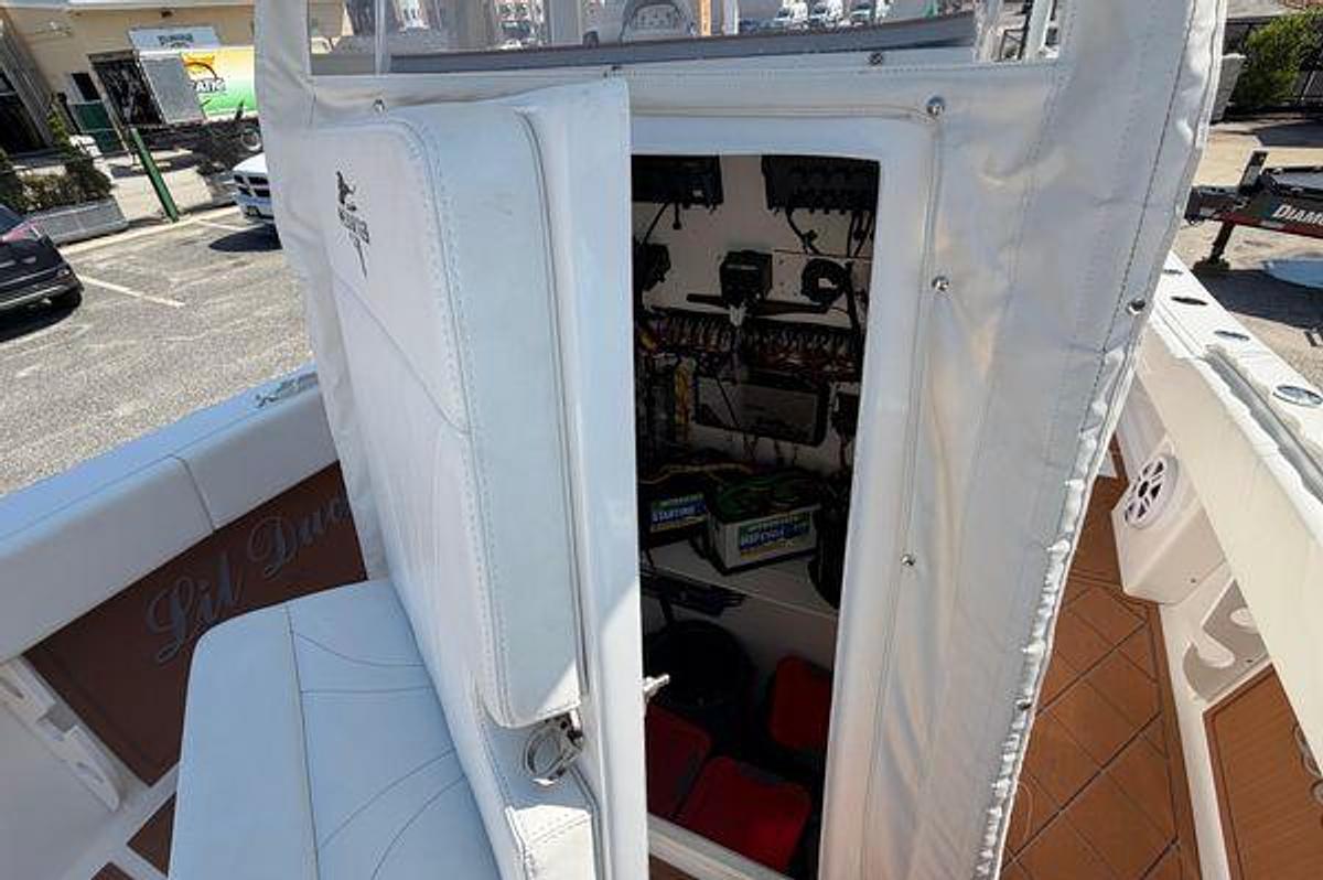 Used 2023 29' Ocean Runner 2 | 29ft