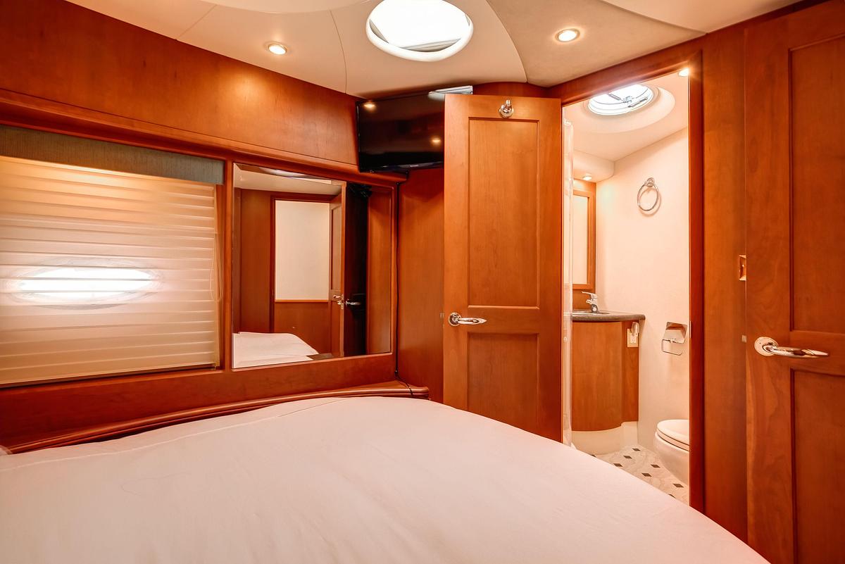 Used 2006 Silverton 50 Convertible | 50ft