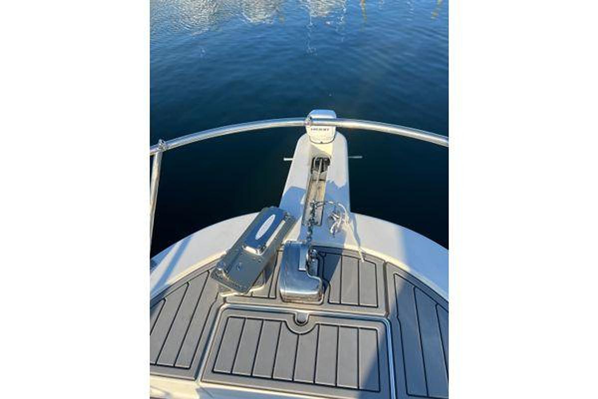 Used 2015 28' True World Marine TE289