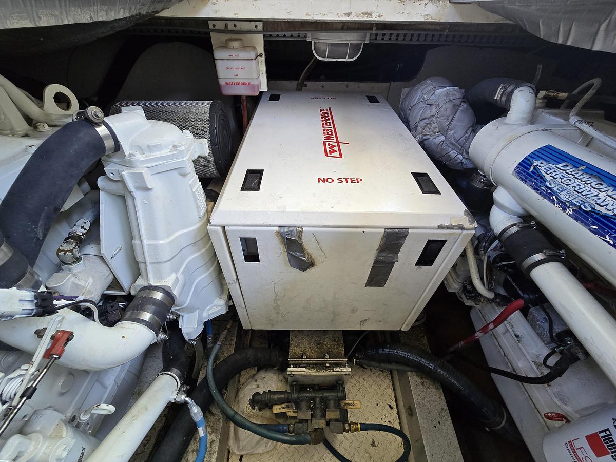 Used 1998 38' Henriques Sportfisherman