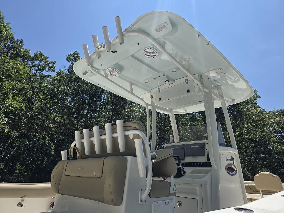Used 2016 27' Sea Hunt Gamefish 27
