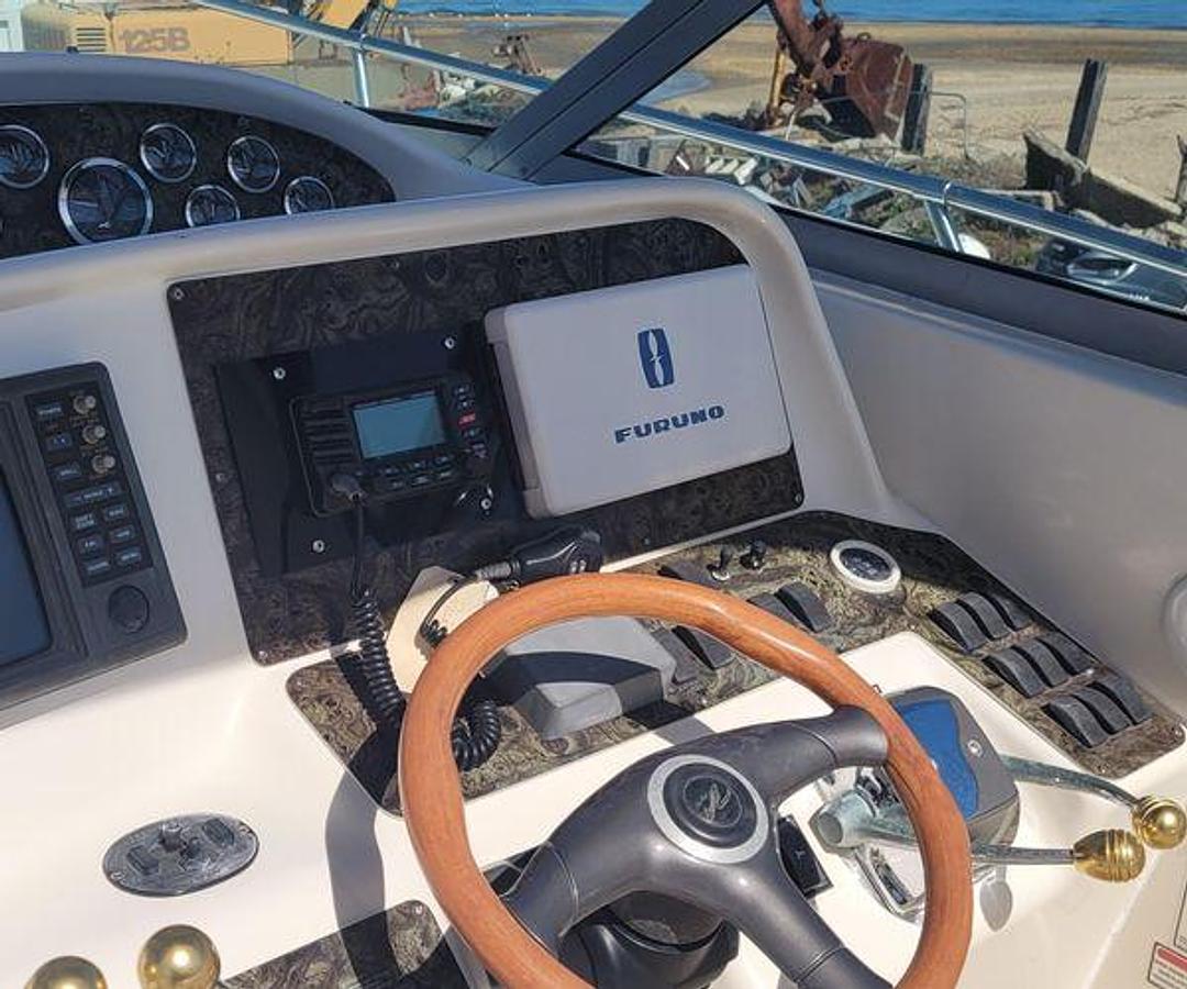 Used 1997 33' Sea Ray 330 Express Cruiser