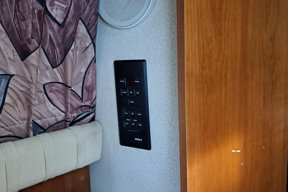 Used 1999 Cruisers aft cabin | 37ft