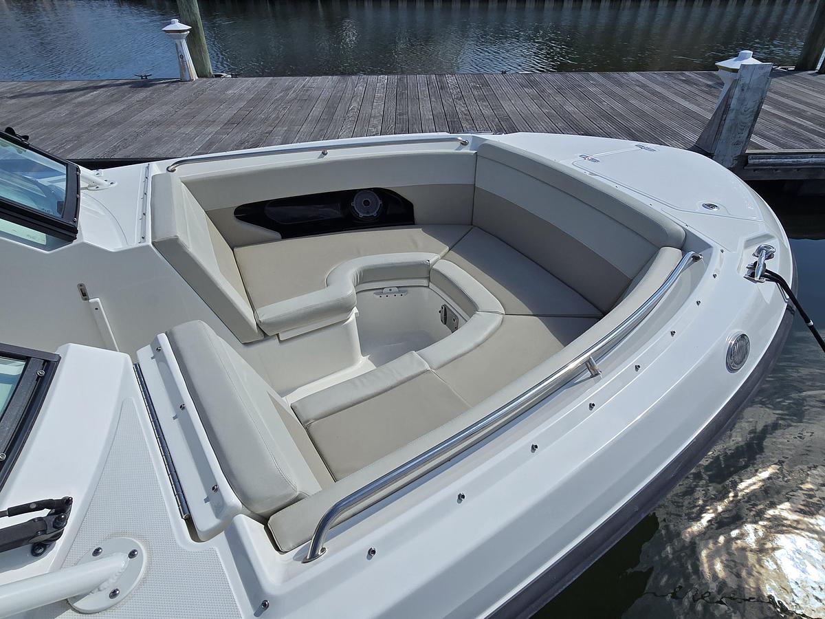 Used 2022 Boston Whaler 240 Vantage | 24ft