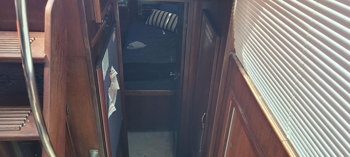 Used 1976 Hatteras 38 DC | 38ft