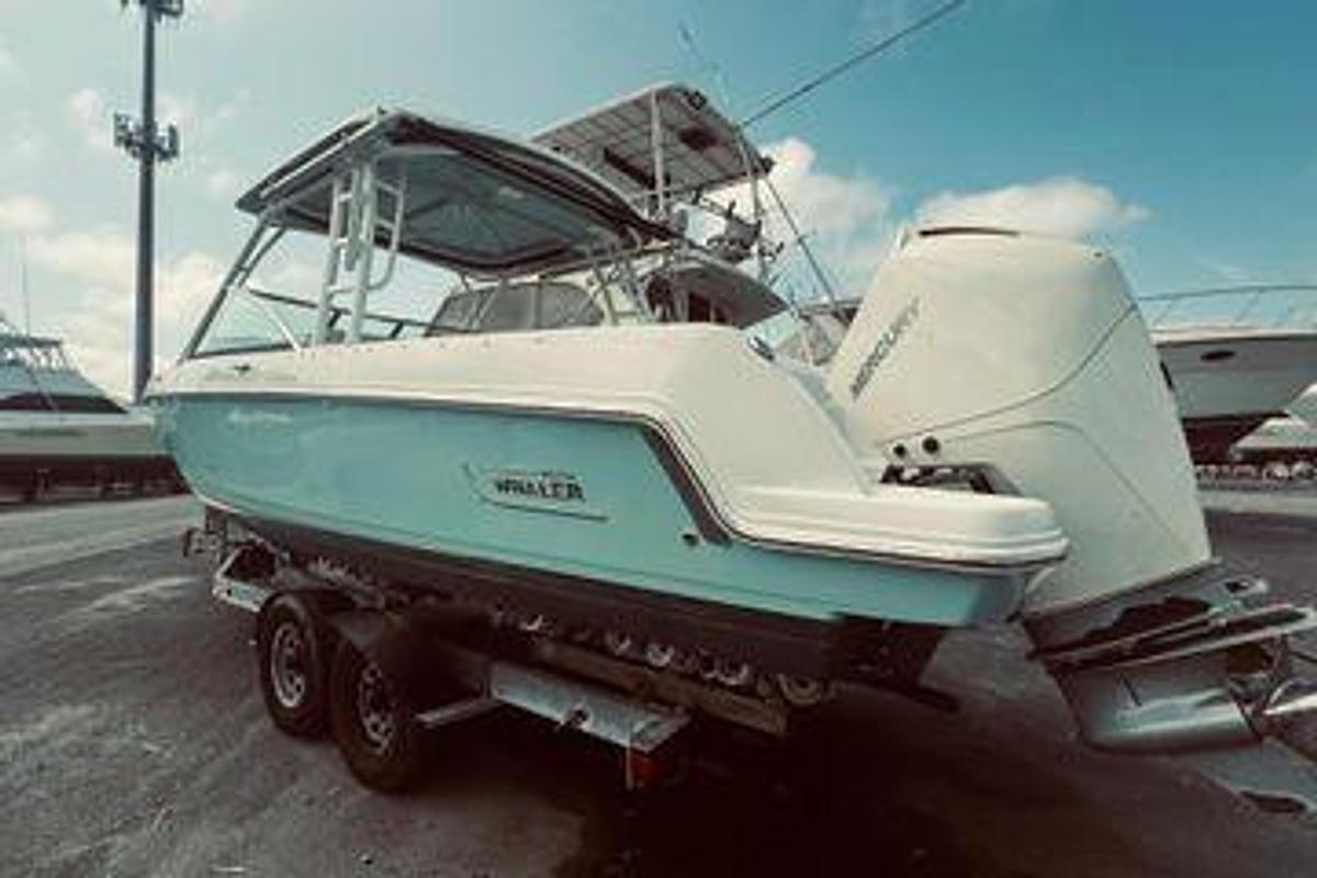 Used 2020 Boston Whaler 270 Vintage | 27ft