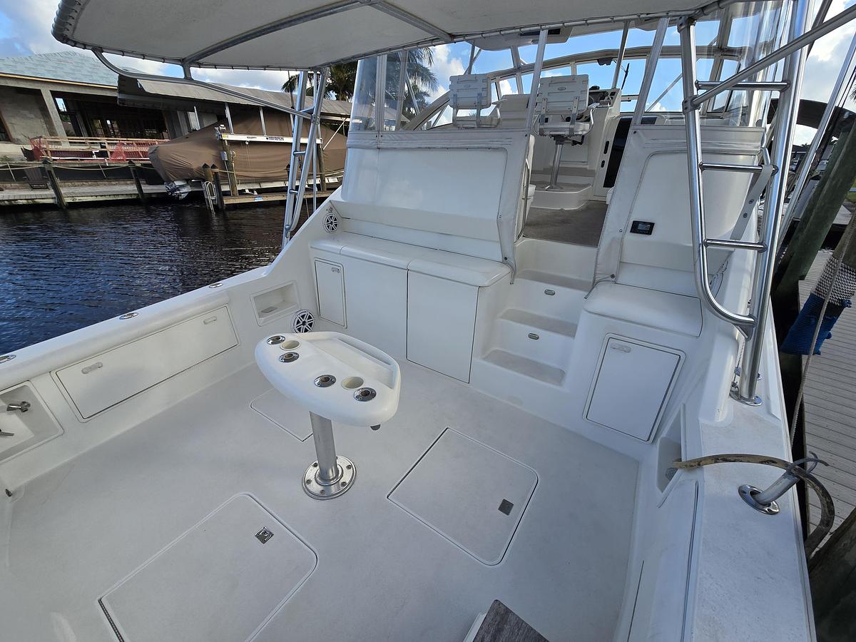 Used 1999 40' Ocean Yachts Open