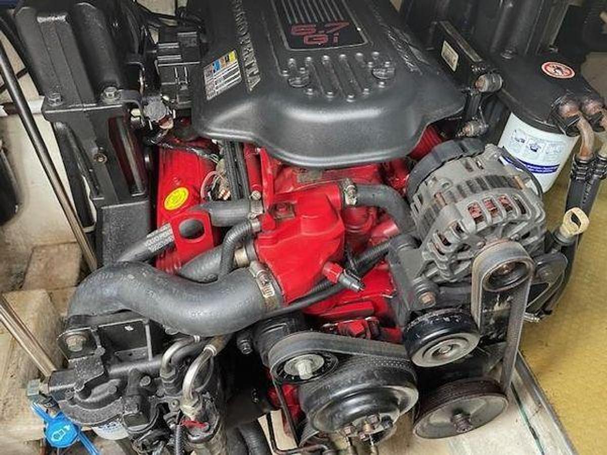 Used 2008 Larson Cabrio 330 Day Cruiser | 33ft