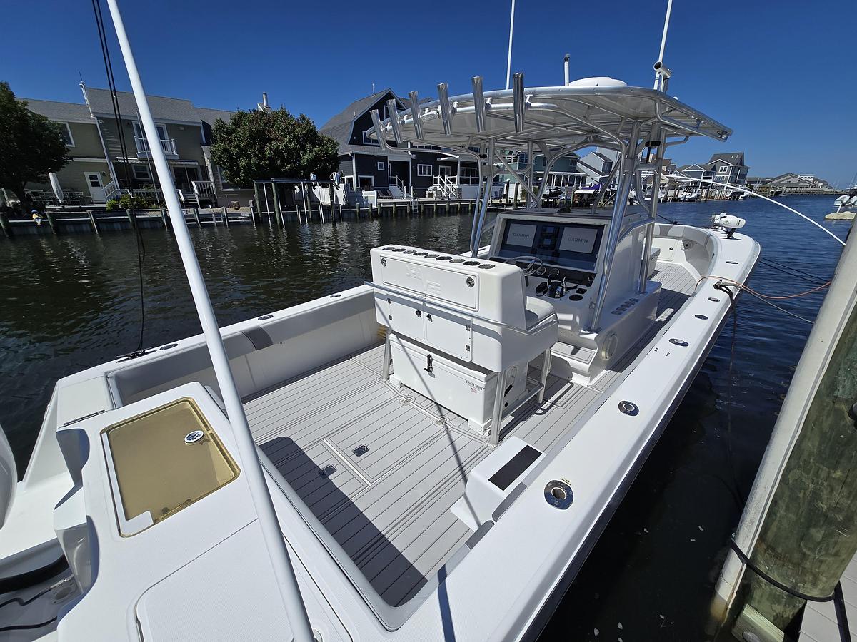 Used 2004 SeaVee 340B | 34ft