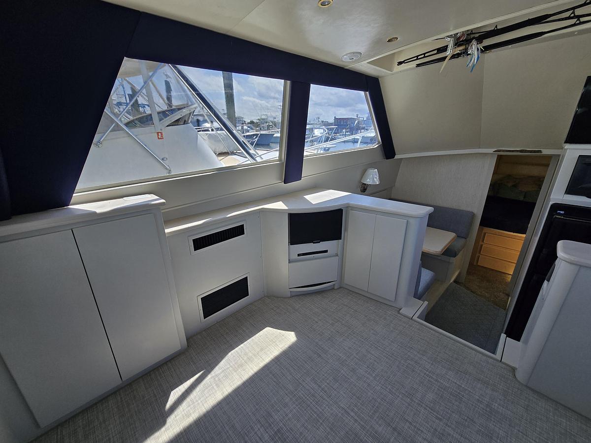 Used 1998 38' Henriques Sportfisherman