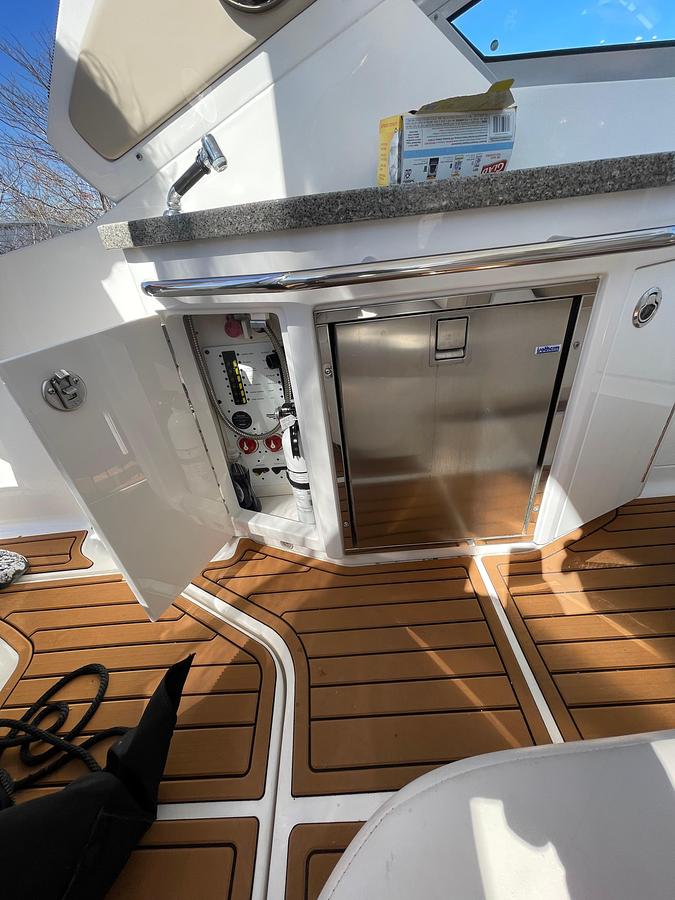 Used 2018 Chaparral 310 Signature | 31ft