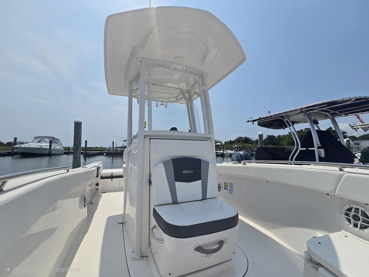Used 2022 23' Robalo R232 Center Console | 23ft