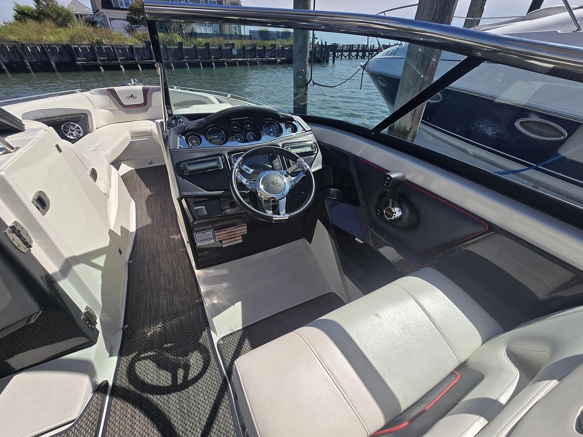 Used 2014 288 Monterey SS | 28ft