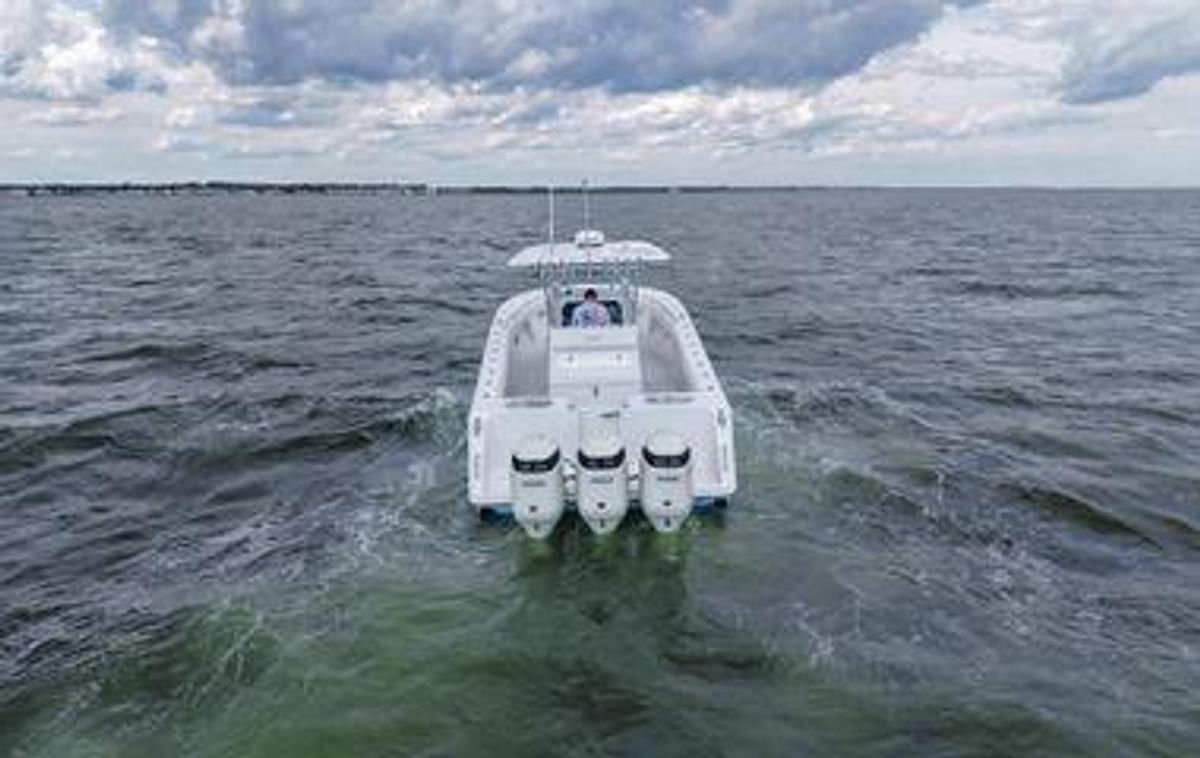 Used 2019 SeaHunter 33 Tournament | 33ft