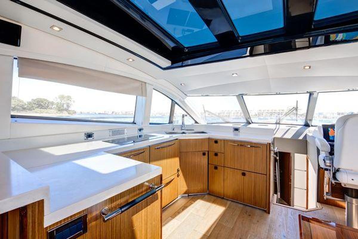 Used 2018 65' Sea Ray L650 | 65ft