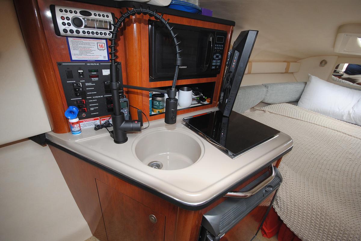 Used 2007 Sea Ray 240 Sundancer | 24ft