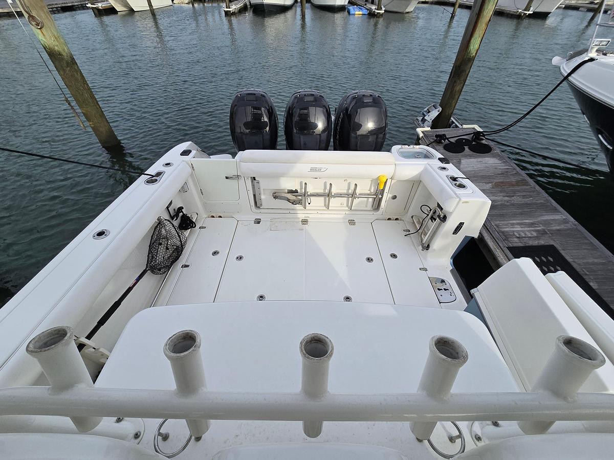 Used 2015 Boston Whaler 350 Outrage | 35ft