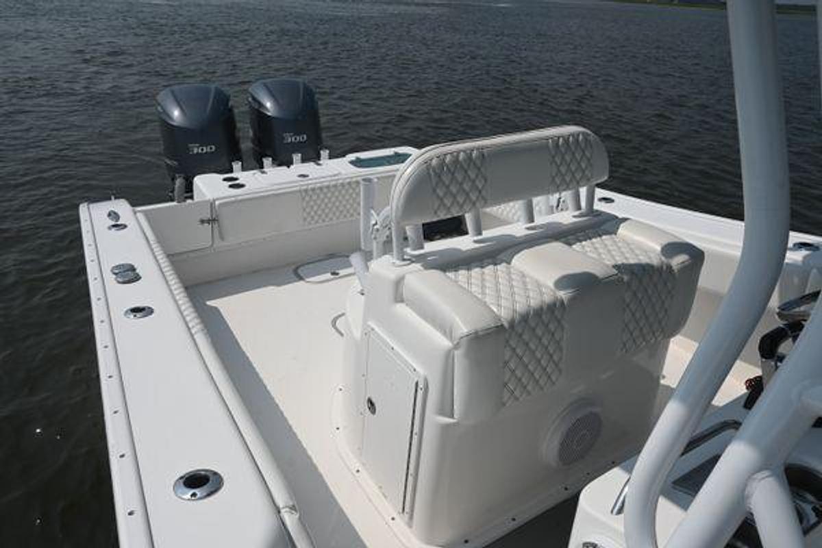 Used 2015 31' Cape Horn 31T | 31ft