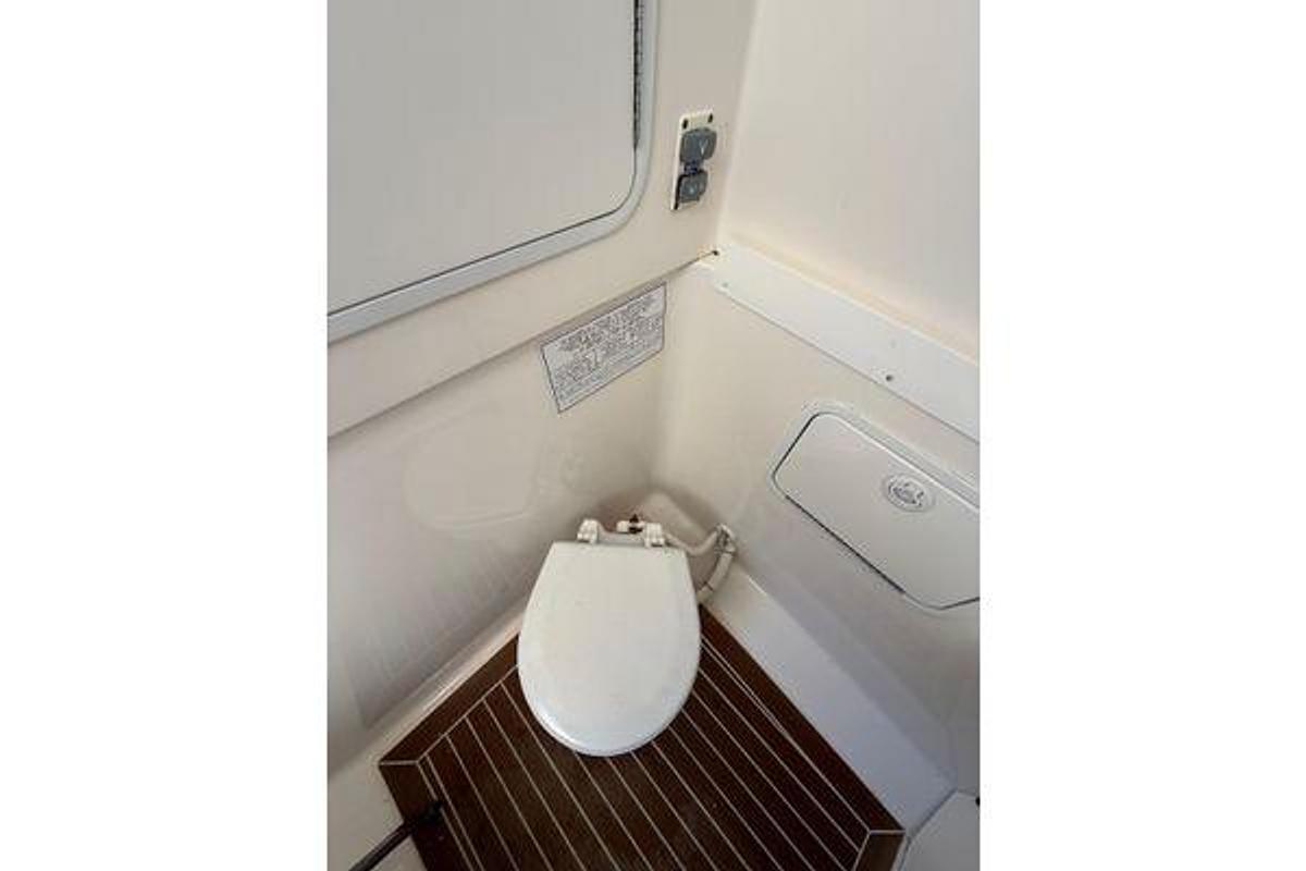 Used 2015 Regulator 28 Forward Seating | 28ft