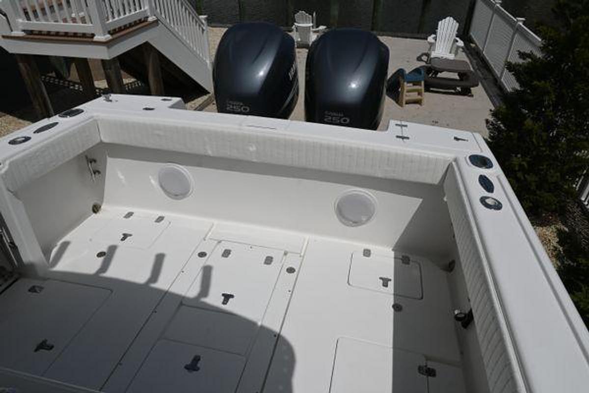 Used 32' Intrepid 323 Cuddy | 2002