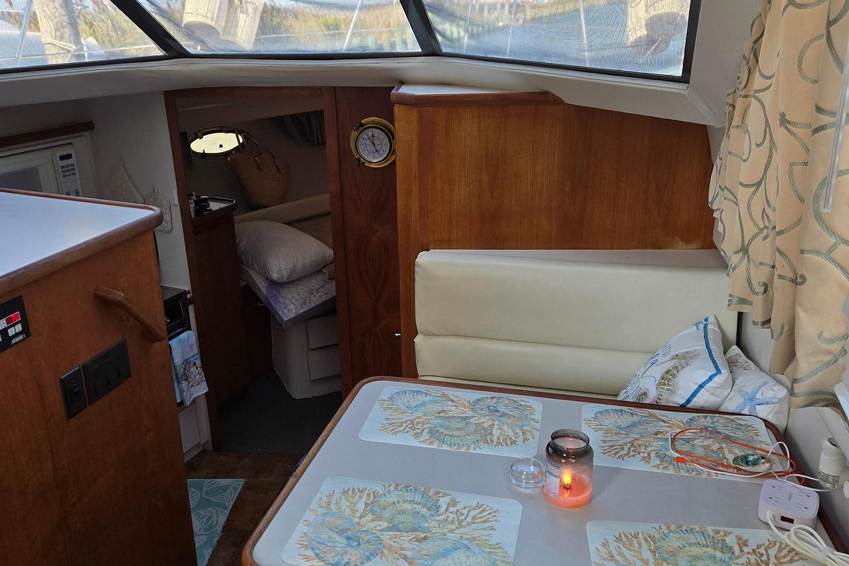 Used 1994 Carver 390CPMY | 39ft