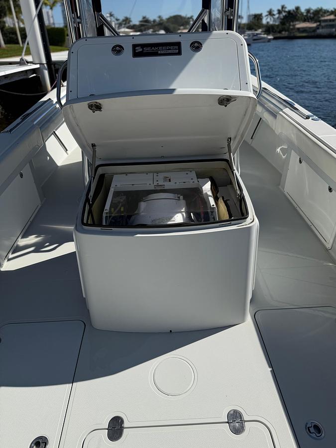 Used 2018 Bluewater Center Console | 35ft