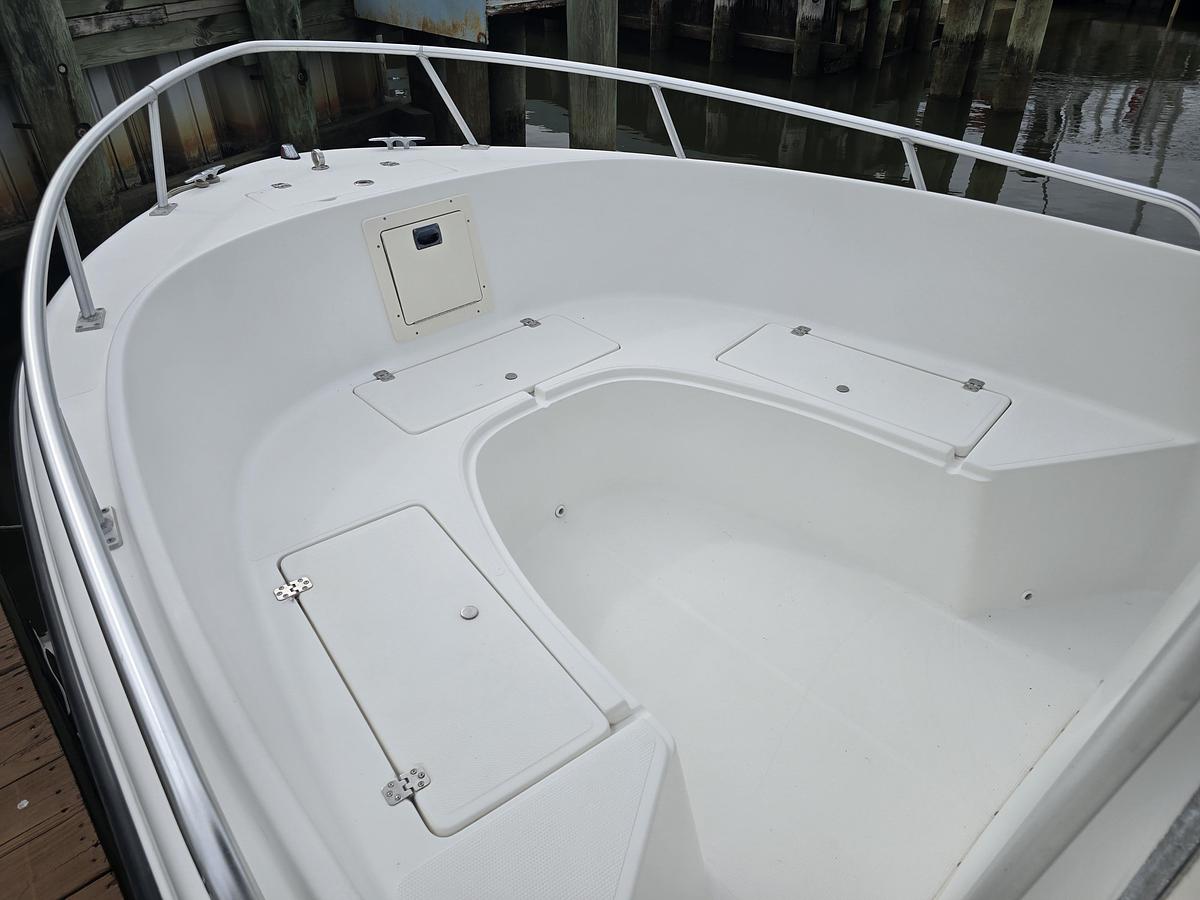 Used 2004 23' Mako 232 Center Console | 23ft