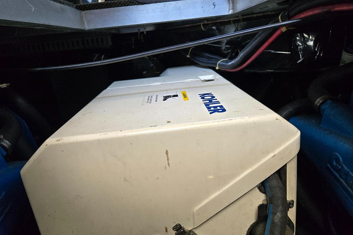 Used 1994 Carver 390CPMY | 39ft