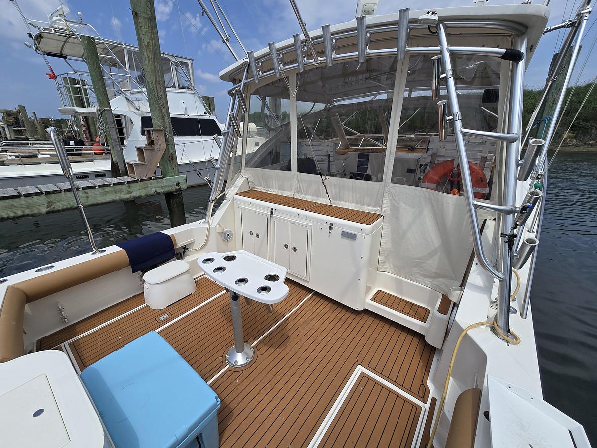 Used 2005 35' Carolina Classic Express | 35ft