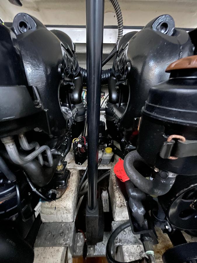 Used 2018 Chaparral 310 Signature | 31ft