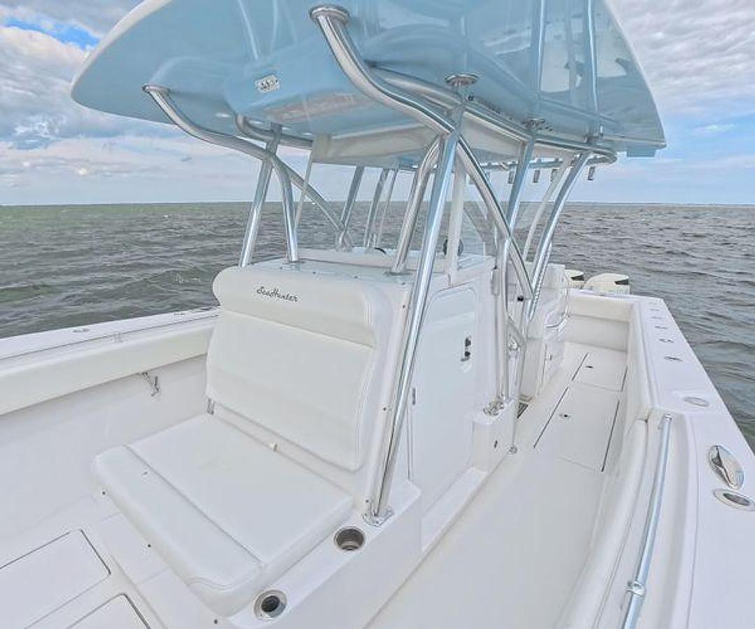 Used 2019 SeaHunter 33 Tournament | 33ft