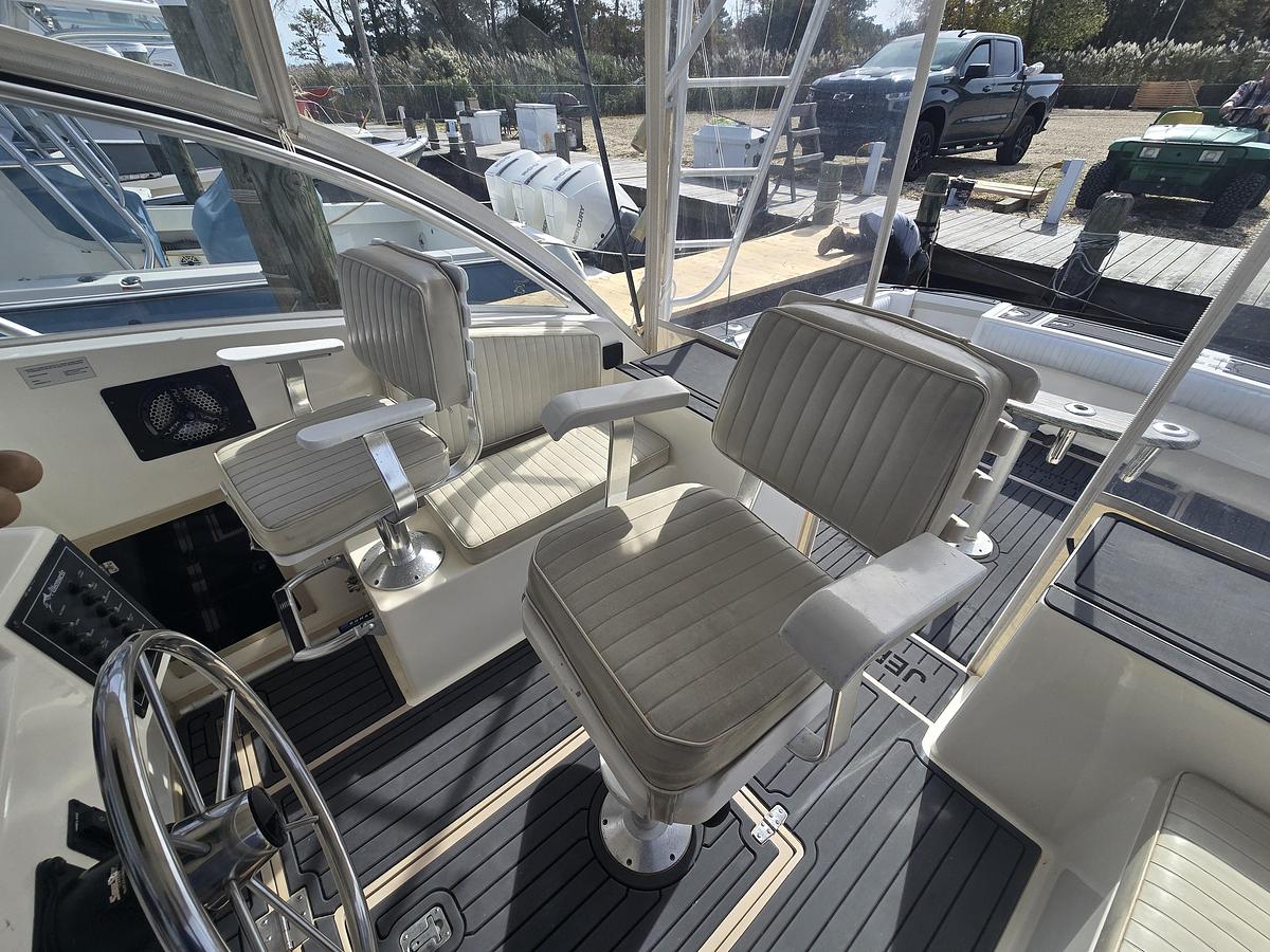 Used 1996 30' Albemarle 305 Express Fisherman