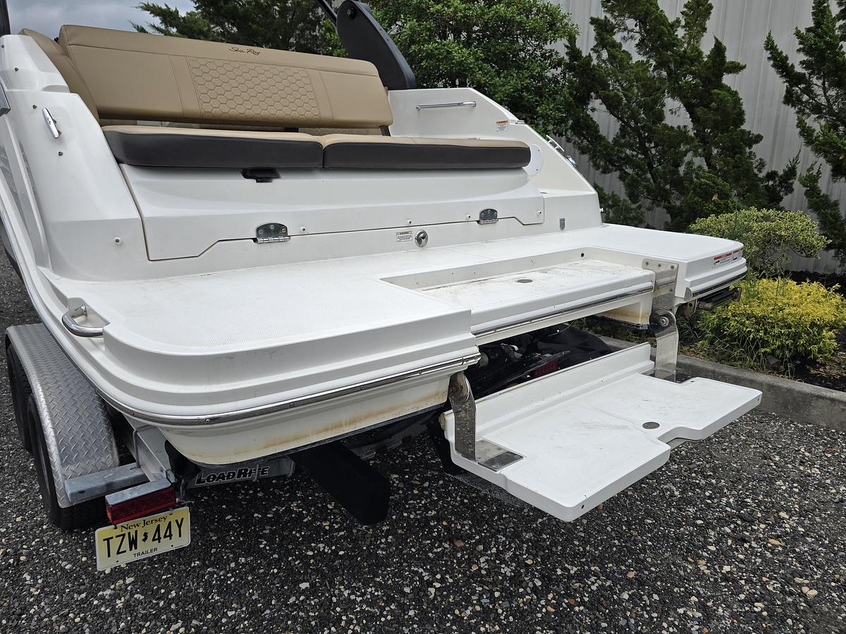 Used 2019 25' Sea Ray SDX 250