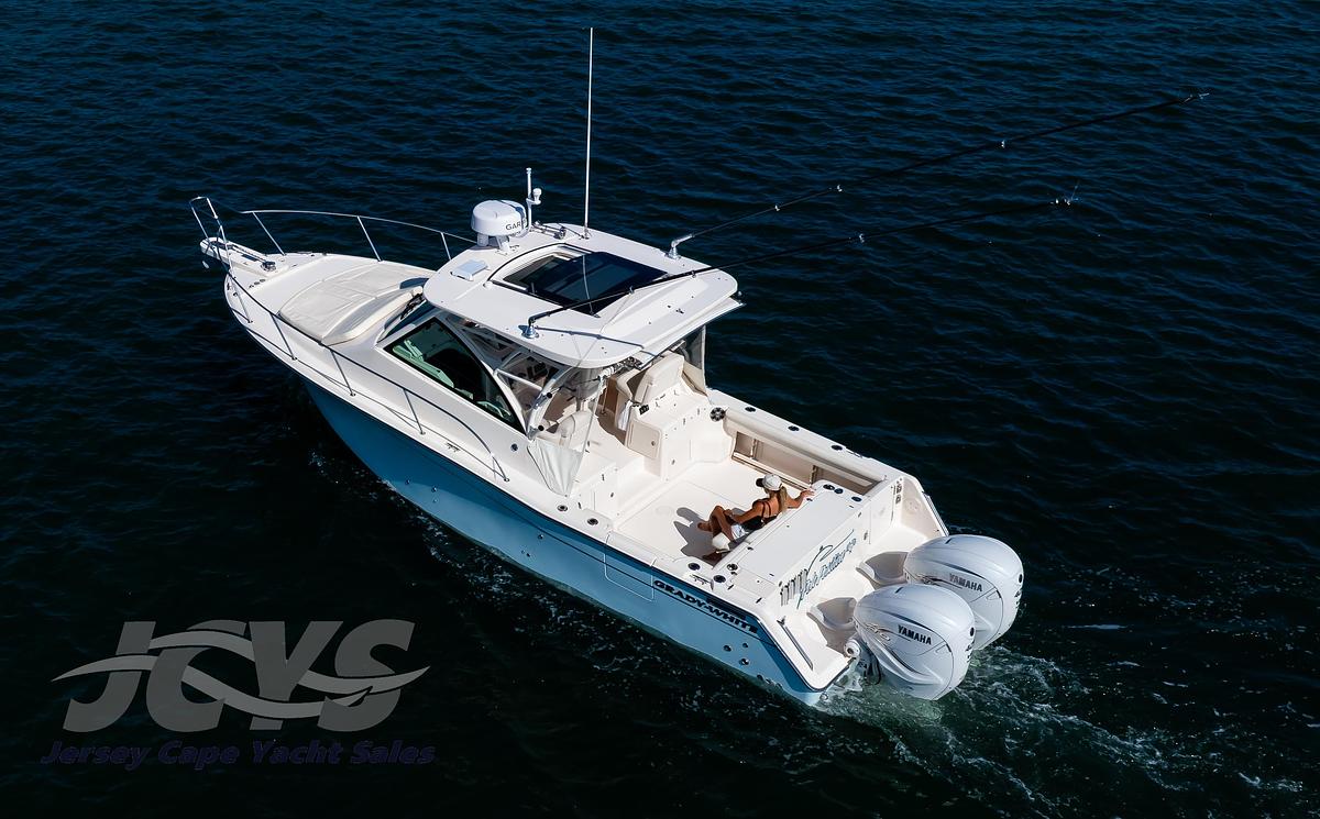 Used 2022 33' Grady-White 330 Express | 33ft