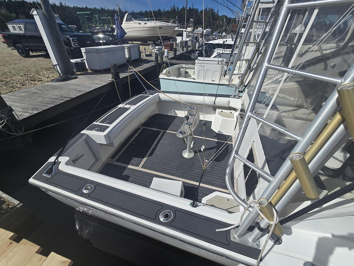 Used 1996 30' Albemarle 305 Express Fisherman