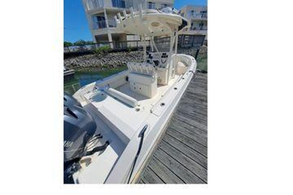 Used 2014 25' Cobia 256 Center Console | 25ft