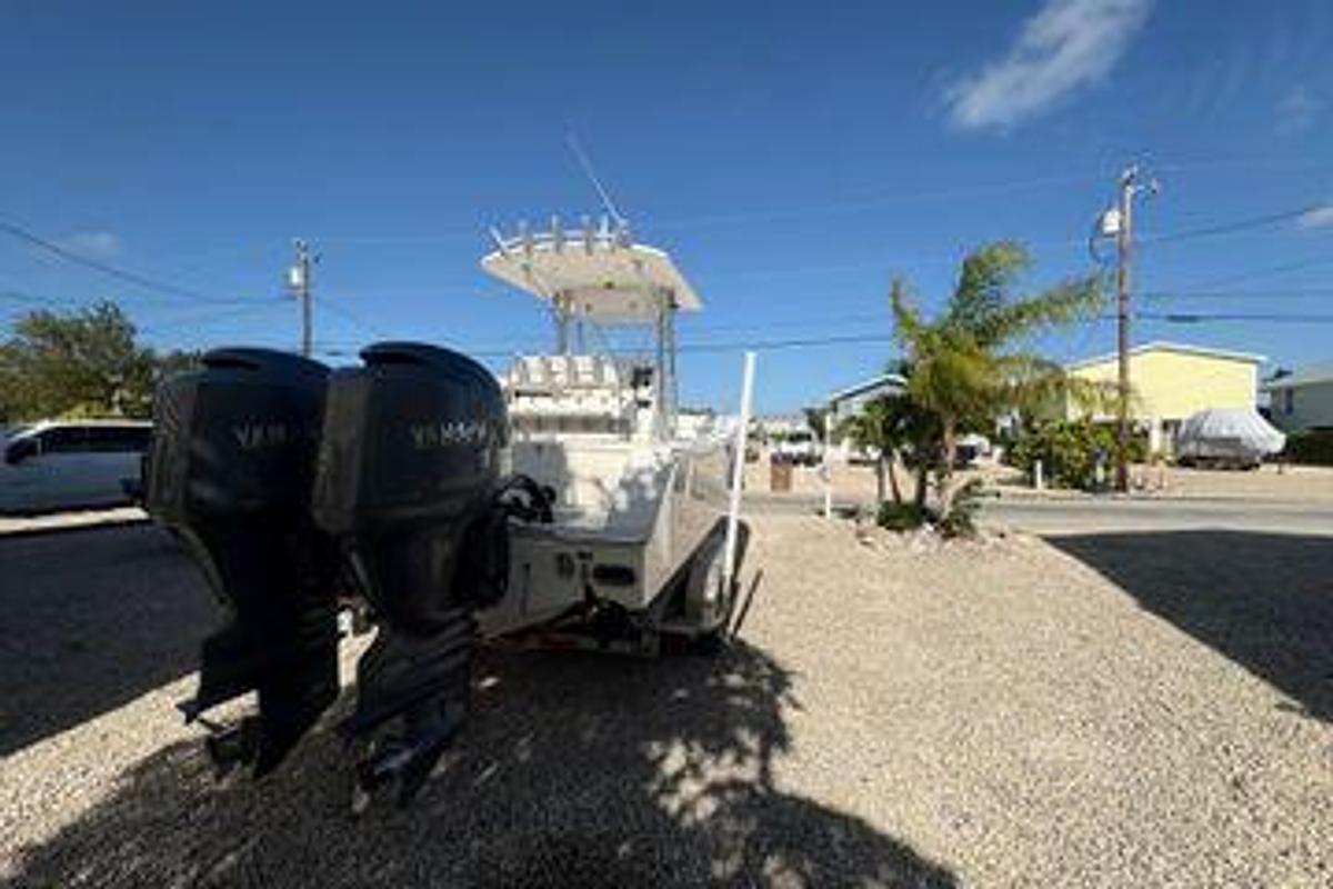 Used 2006 24' Regulator 24 Forward Seating 